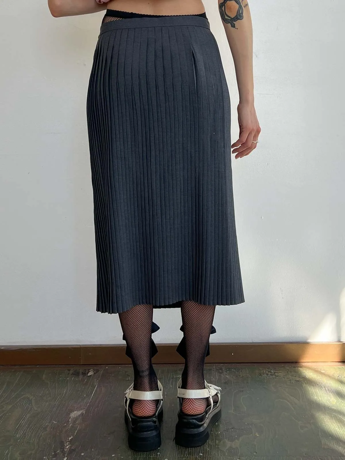 Gray Knite Pleat Long Skirt - black