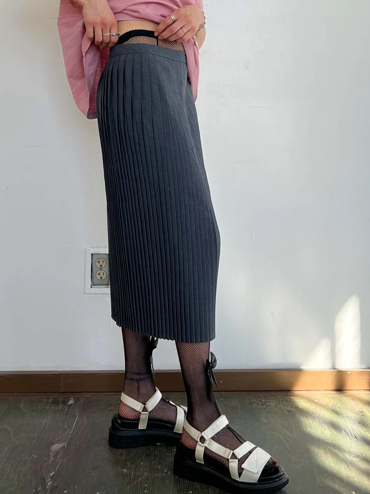 Gray Knite Pleat Long Skirt - black