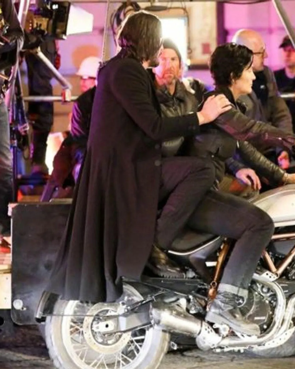 Keanu Reeves The Matrix 4 Neo Coat