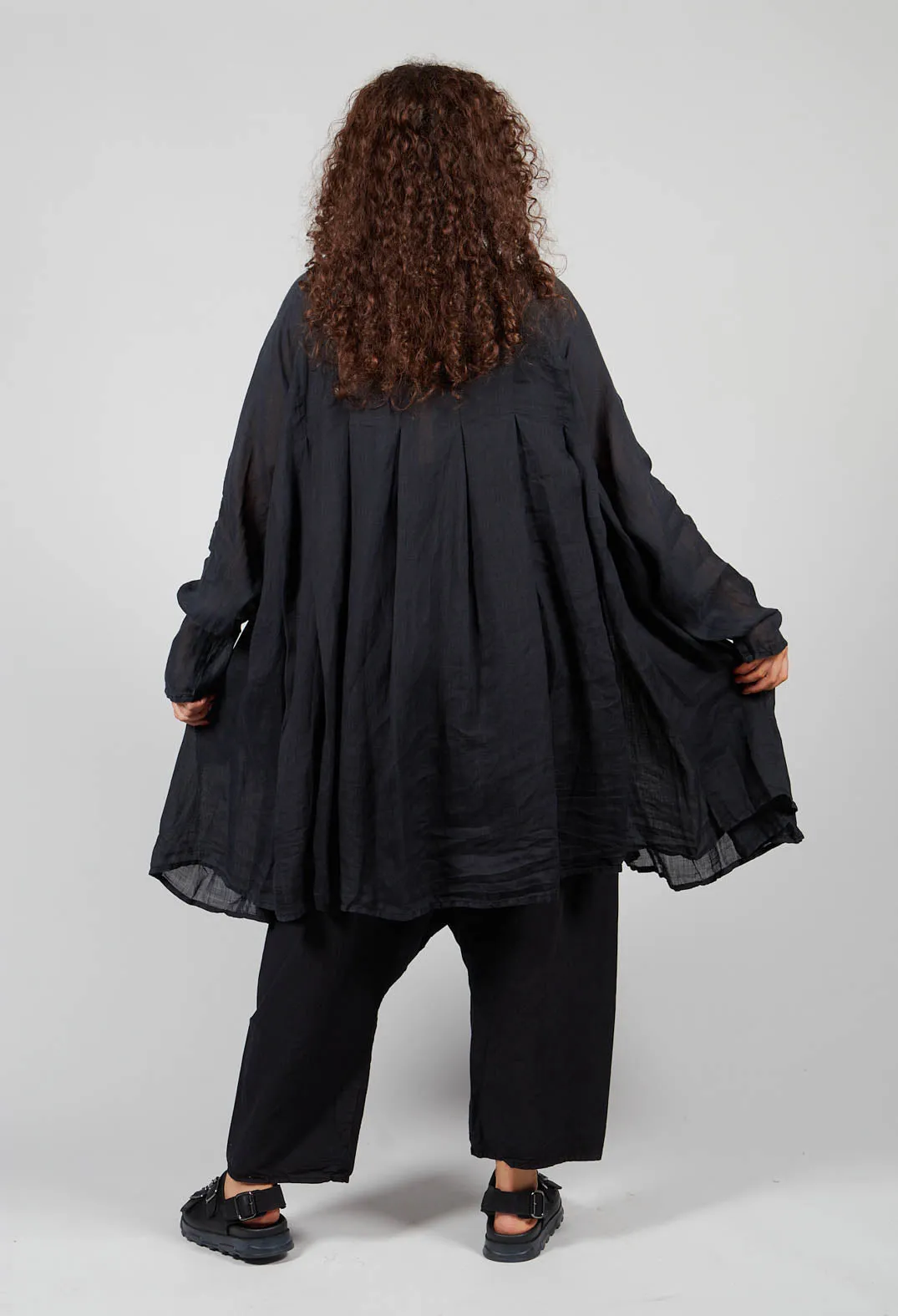 Kunsteh Tunic in Kaviar Black